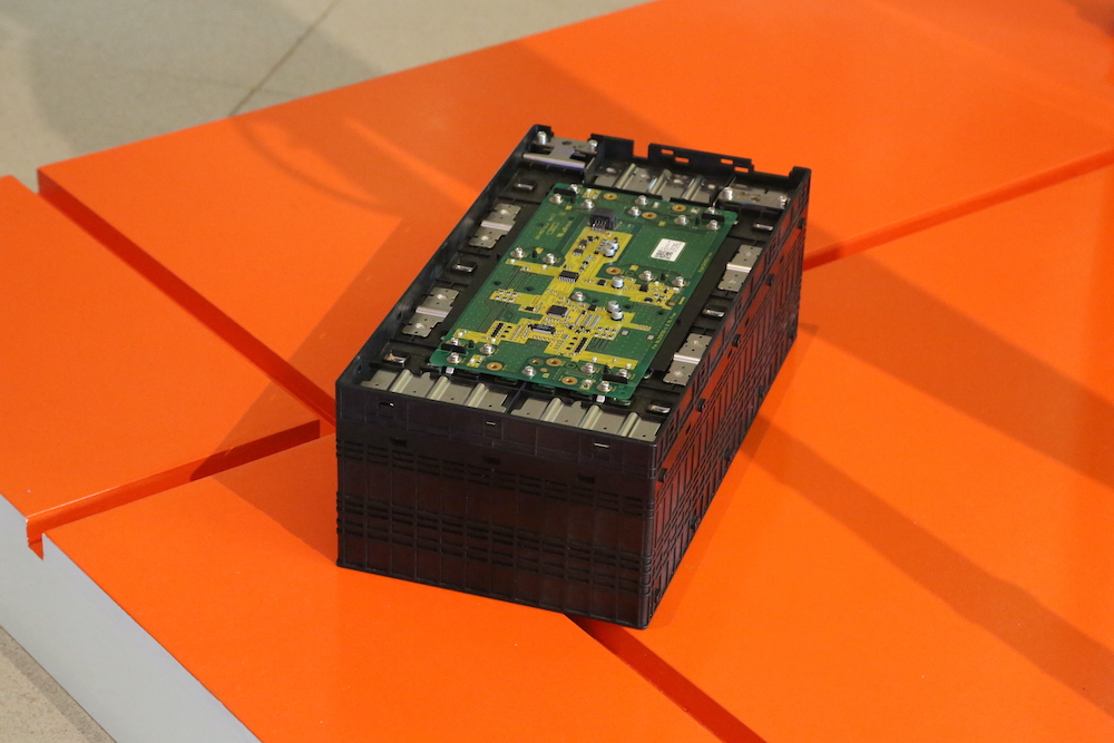 Readings of a (Li)thium Language (in production)